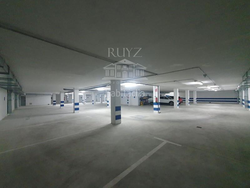Foto 73dce753-8af8-4e1d-9568-c13210b57397. Parking coche aprovecha esta oportunidad única! venta de plazas de garaje en Salobreña