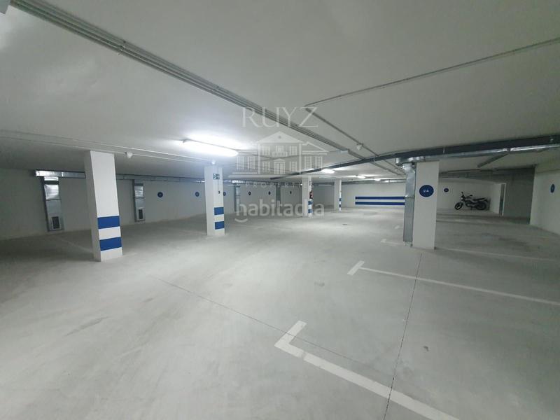 Foto 78f8244a-d2bc-4cc7-9b23-9bf9b91bbaec. Parking coche aprovecha esta oportunidad única! venta de plazas de garaje en Salobreña