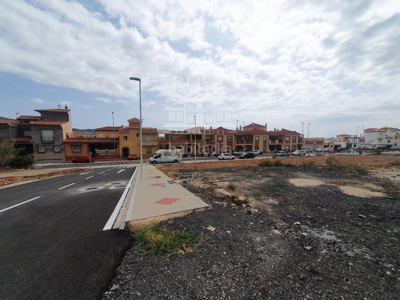 Foto 0691b31f-161e-4f67-bef5-55c79b73c228. Terreno residencial parcela en venta , urbanizado y asfaltado. en Salobreña