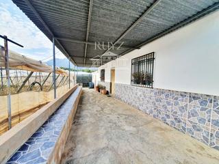 Terreny residencial  Los palmares. Invernadero con cortijo en los palmares