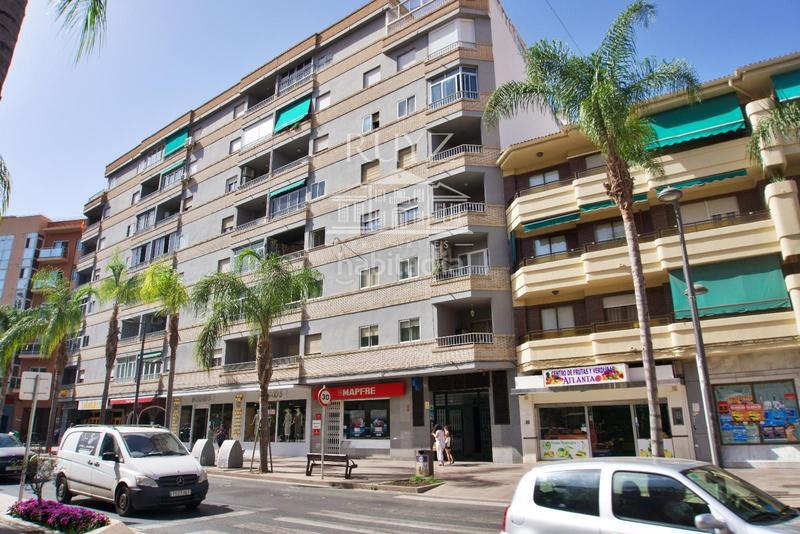 Foto 3d9a3a1b-e8ca-4823-a3b3-990ba77ed45f. Local comercial el local que tu negocio merece! en Motril