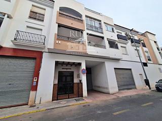 Aparcament cotxe  Aben humeya. Plaza de garaje en centro de salobreña