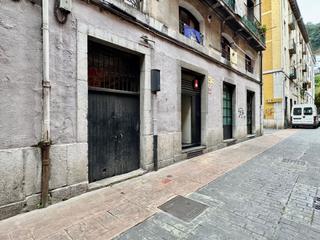 Local commercial  Euskal herria plaza. Local en venta en la plaza euskal herria de tolosa