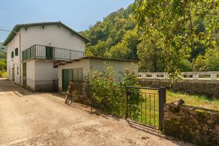 Casa  Eldua auzoa. Venta de caserío en berrobi perteneciente a berastegi.