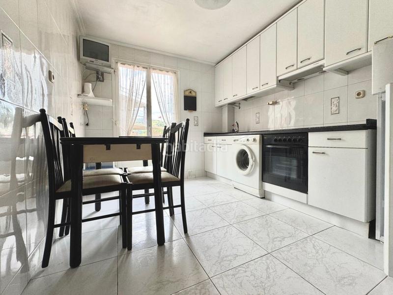 Foto 5ba39909-fdac-43c7-8c81-01014d685503. Piso  soleado en venta en emeterio arrese, en Ibarra