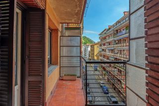 Pis  Laskorain kalea. Piso céntrico y luminoso en calle laskorain con balcón.