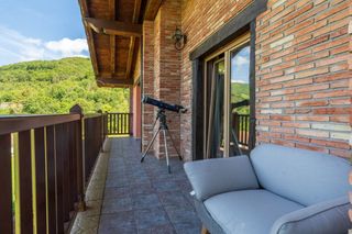 Casa  Elduain gunea. Villa unifamiliar con piscina, apartamento independiente y vista