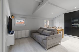 Appartement à Tolosa. Coqueto piso reformado con balcón y mucha luz