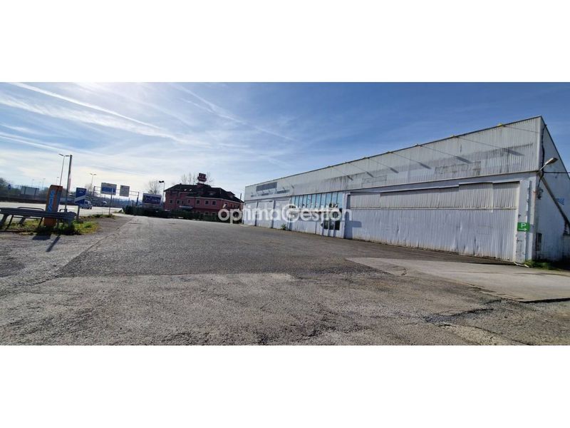 Foto 1c36f421-cf8a-4dc8-b709-c3f4fd52f9c5. Location bâtiment à usage industriel dans Viella-Granda-Meres Siero