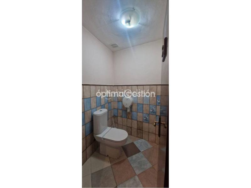 Foto 77a446dd-7527-4ebf-8093-9ec21689e0e3. Alquiler local comercial en caveda 54 local en venta en el Llano en Gijón