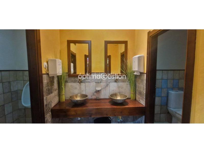 Foto 331f7cd4-5a79-412a-8a0f-458a07dcd97b. Lloguer local comercial a caveda 54 a Llano Gijón