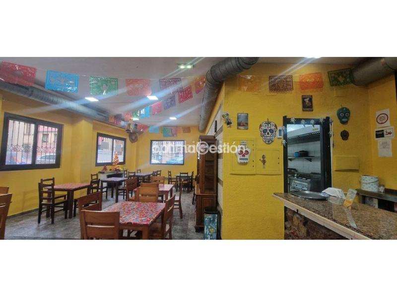 Foto b8a953e7-ba66-4a1c-a685-29d3e822384c. Location local commercial dans caveda 54 dans Llano Gijón