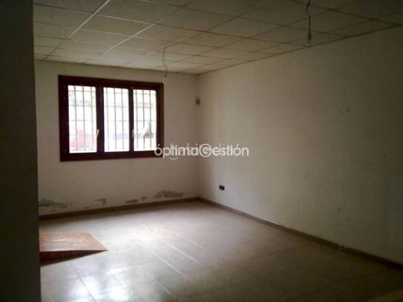 Foto 4e190d0c-3a8b-4b39-bcfb-81d81c1b4874. Affitto locale commerciale in Versalles Avilés