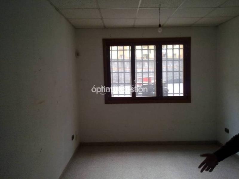 Foto 8643d21d-e671-4c69-ad8b-10ec1e1e38b6. Affitto locale commerciale in Versalles Avilés