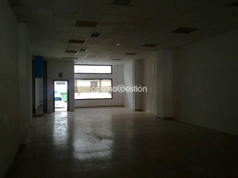 Foto 7b900c3f-7d71-4e7b-aa79-8adc64853a0b. Alquiler local comercial estupendo local instalado en Avilés