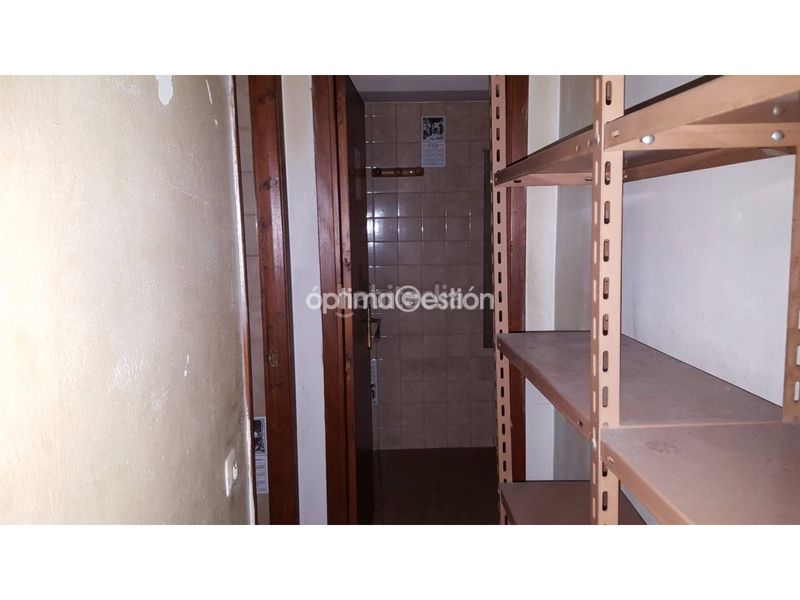 Foto a3a441b7-cc73-40e2-88a6-7a3acbfa757e. Lloguer local comercial a Centro Avilés