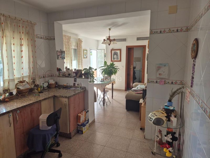 Foto 263a89d2-7b18-4bd4-a6a6-cf5beb2255fb. Casa amb piscina a Palomares del Río