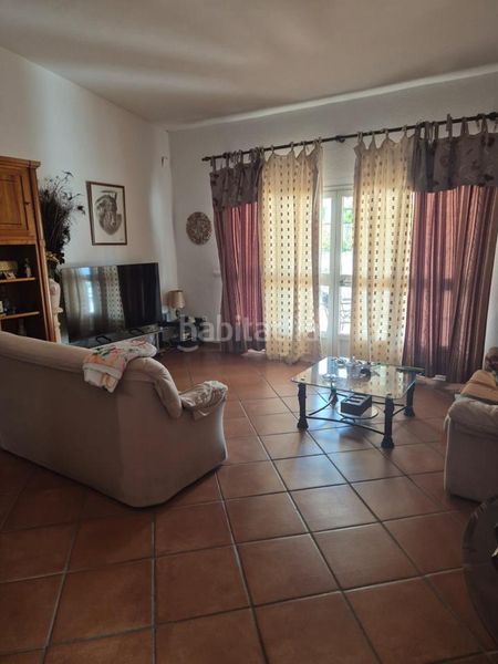 Foto 83137666-0744-4884-be94-fde31ba29dea. Casa amb piscina a Palomares del Río