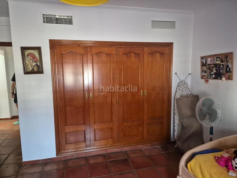 Foto c8c8e43b-fafe-43a1-9f57-b31e1092ae1a. Casa amb piscina a Palomares del Río