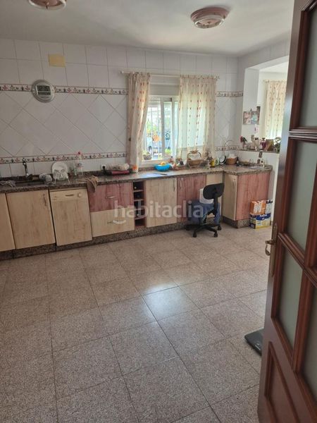 Foto f4782f59-9ef6-4667-829c-cb752320c03c. Casa amb piscina a Palomares del Río