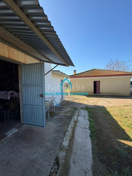 Foto a6d5ee56-4a81-4238-a965-2e4fc578b4c4. Masia a Puebla del Río (La)