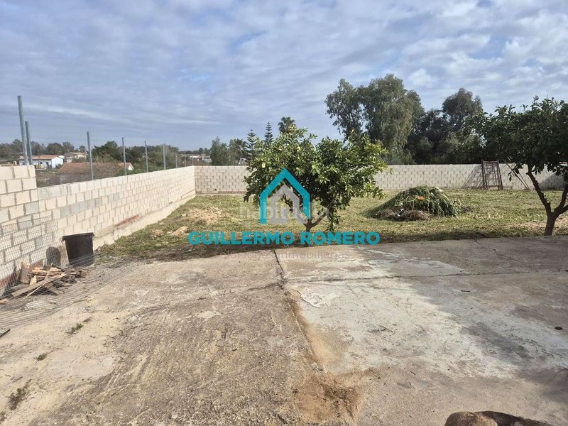 Foto fd4199b5-3397-4ea1-bcb2-8a39dcb42cd3. Masia a Puebla del Río (La)