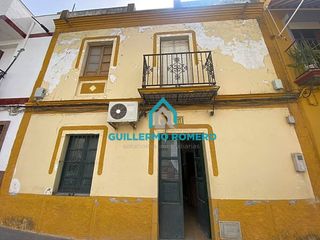 House in Coria del Río. Casa de pueblo a reformar