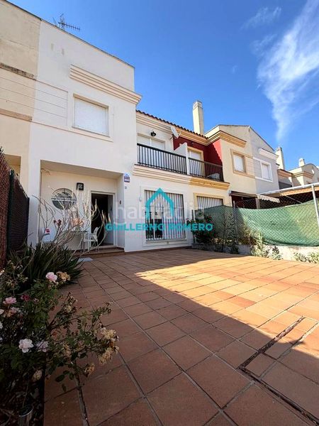 Foto 5a5f3ea0-878e-4db9-a3b5-9586cc06d379. Casa a Huévar