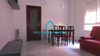 Rent Ground floor in Coria del Río. Bajo de 1 dormitorio con garaje
