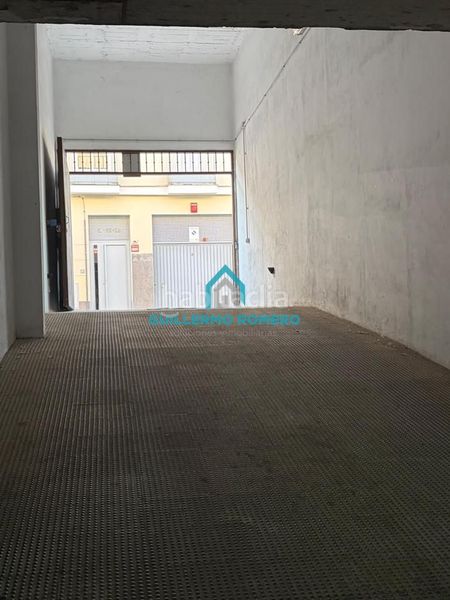 Foto 96ee8b1e-e2f4-4e50-9069-9947e7e065ed. Aparcament cotxe a Coria del Río