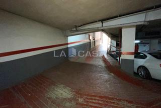 Aparcament cotxe a La Salut. Parking y trastero!