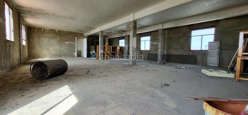 Foto 1bcdaf1a-85fb-4c42-b83d-1f2fdb087be7. Bâtiment à usage industriel dans Polígono Argales Valladolid
