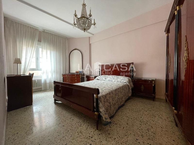 Foto b8d90317-b88f-4f30-b068-83ce75956660. Flat with heating parking in Centro Valladolid