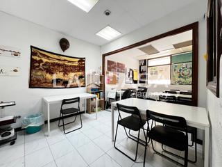 Erdgeschoss in Gorg. Gran oportunidad en badalona! esta propiedad de 177 m en calle t