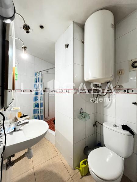 Foto dcf9b4a0-4017-402d-89c1-3b2ca9019785. Pis a La Salut Badalona