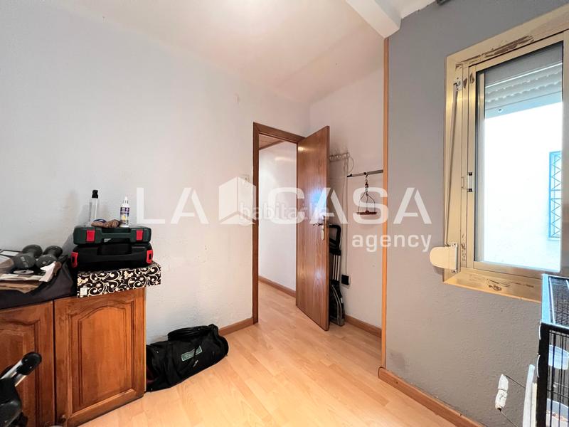 Foto b46f97fb-bfd6-4b91-90b9-c2726b0f853a. Piso oportunidad por zona! en Artigues Badalona