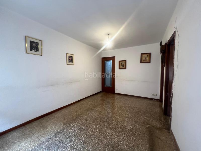 Foto b8620383-8775-4683-8e00-c2221b3e1b9f. Piso oportunidad en la zona.! en La Gavarra Cornellà de Llobregat