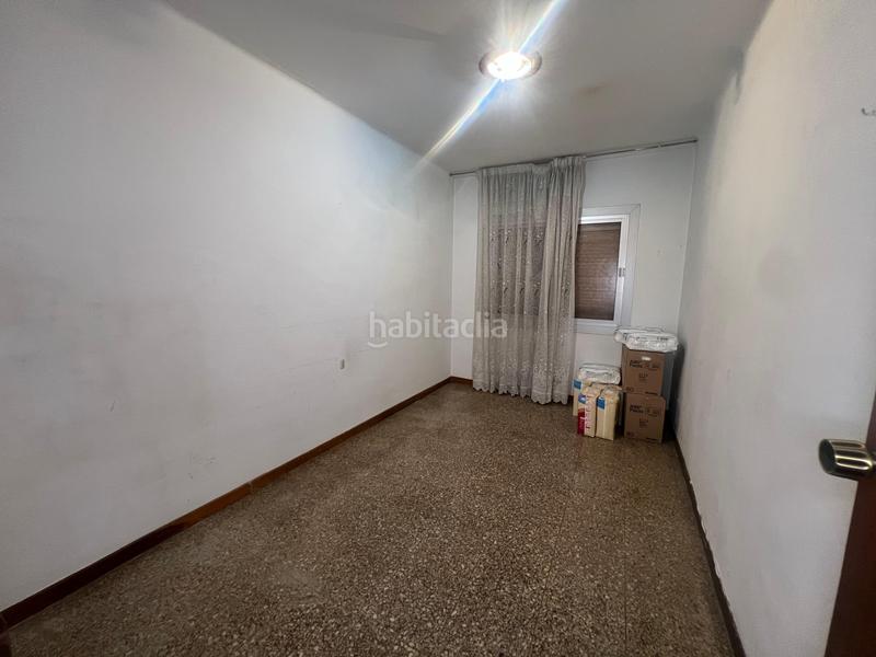 Foto b8a58856-f726-4cd4-b74a-f59b4f9df2af. Piso oportunidad en la zona.! en La Gavarra Cornellà de Llobregat