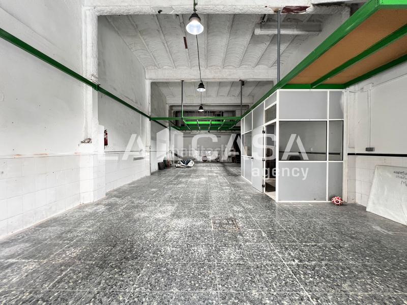 Foto c5d65801-5544-429e-a6b4-b9787dfd1e4e. Local comercial a Llefià Badalona