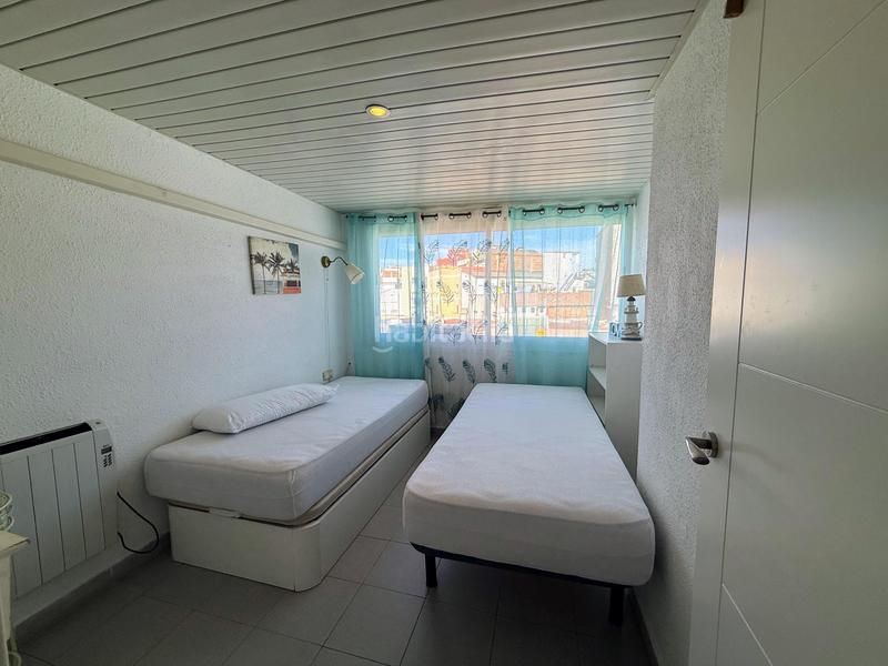 Foto 587874b4-0d1d-4b55-9876-ed51305faaac. Piso oportunidad unica duplex con terraza privada y ascensor en Hospitalet de Llobregat (L´)