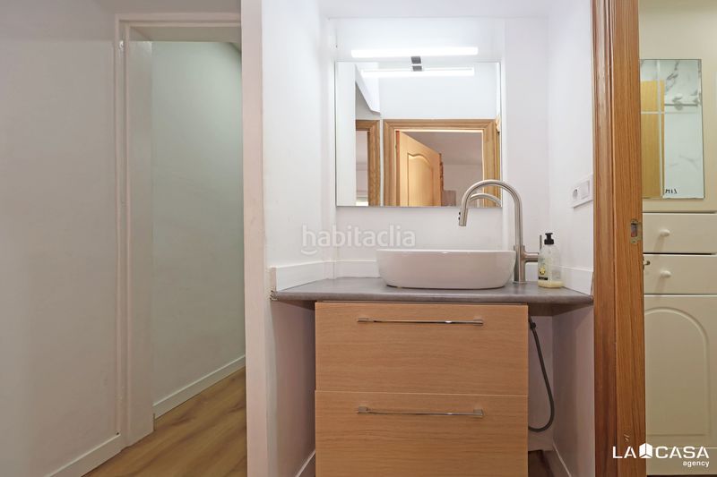 Foto e9a63558-d649-44ca-9123-722bf066e98d. Pis a Can Vidalet Esplugues de Llobregat
