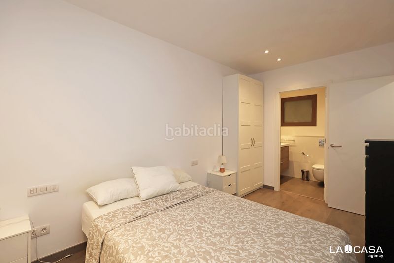 Foto 67b827b9-bd3c-4df2-9e92-7757c2a39a4f. Piso oportunidad en la zona en Sant Antoni Barcelona