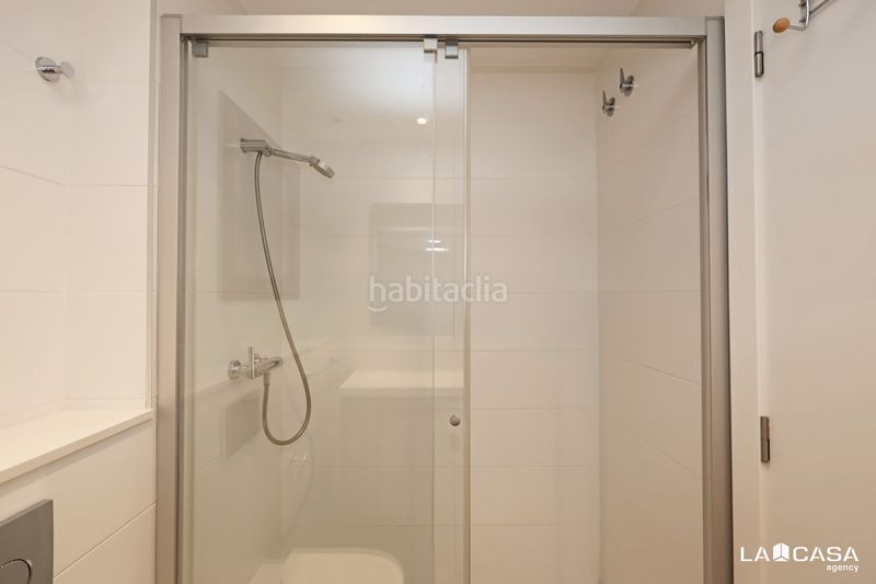 Foto cc23c8fc-54d9-40d9-9527-b6c0d1466b87. Piso oportunidad en la zona en Sant Antoni Barcelona
