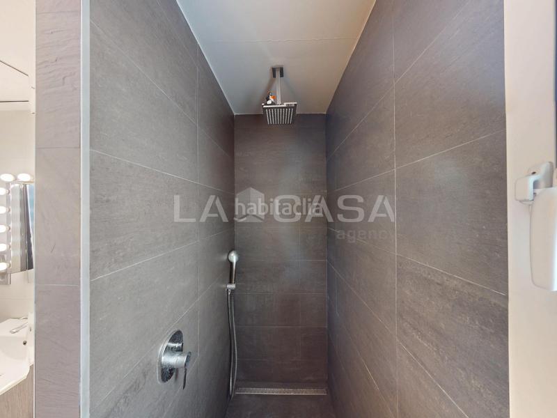 Foto fe1c7d7c-3b3e-4585-b1e2-f56470aea583. Appartement dans Camí Fondo Valencia