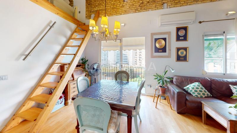 Foto bfdfdaa0-b7af-41c3-af56-70b33efba861. Piso en Camí Fondo Valencia