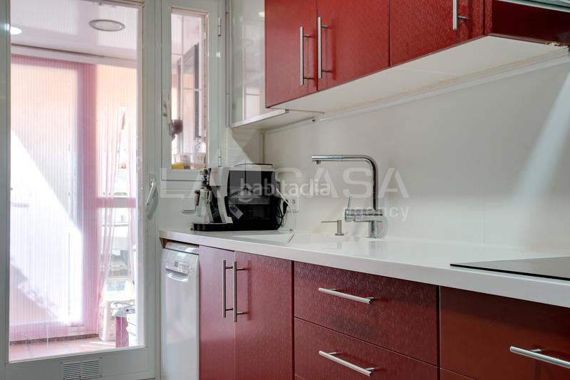 Foto 3d892627-1109-42eb-89b1-a20bdb3fabb7. Piano terra con parcheggio piscina in Canovelles