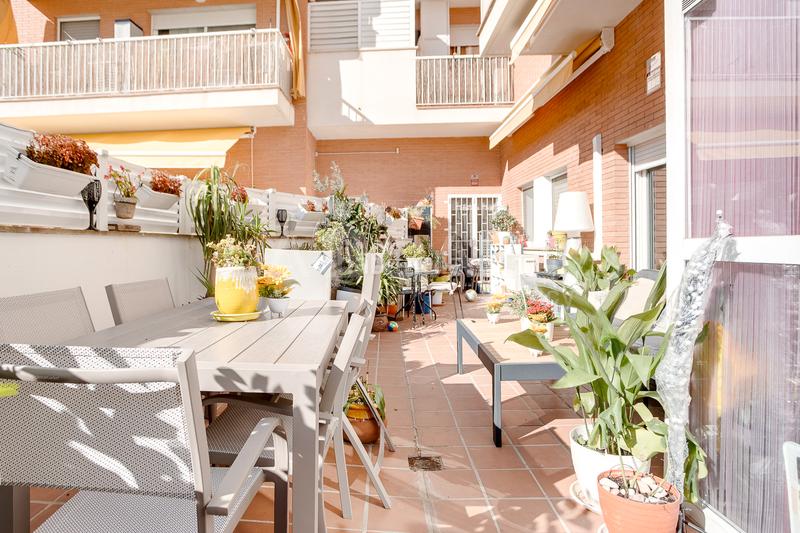 Foto c02e03a4-53a5-4bda-8de1-f38520191bc8. Piano terra con parcheggio piscina in Canovelles