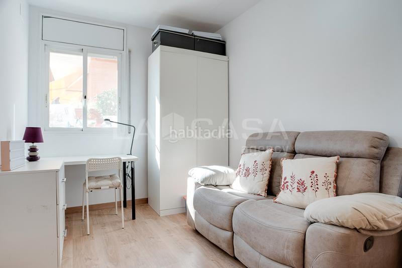 Foto e8611a91-22b5-43da-a5d7-5ce76ac6e128. Piano terra con parcheggio piscina in Canovelles