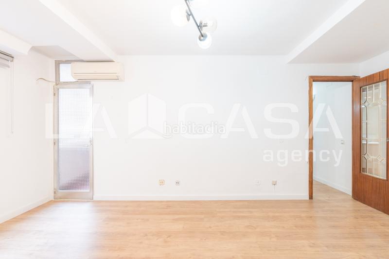 Foto d7bbaed4-8a77-4148-82e4-ec9272d37ff1. Flat with heating in Albors Valencia