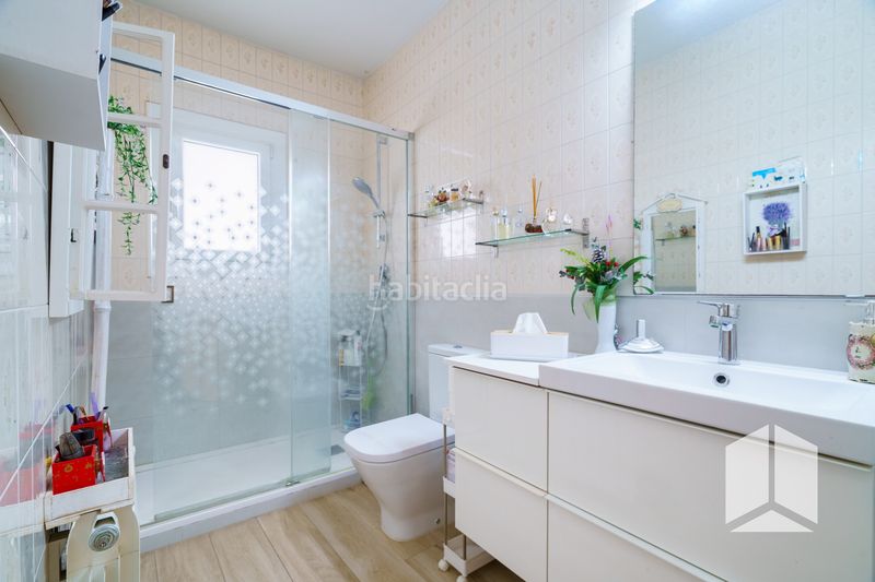 Foto f2ab5c01-d041-4f0a-add9-2b0e107addb7. Pis amb calefacció a Centre Castelldefels